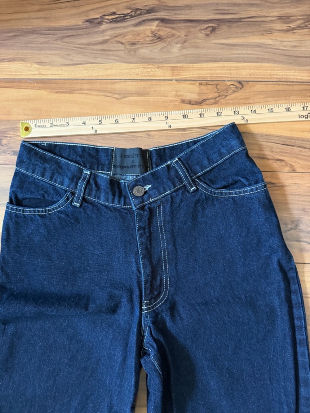 Boohoo x Madison Beef Dark Wash split hem Jeans with rip knee - Picture 7 of 9